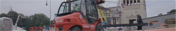 Roter Manitou Stapler im Einsatz bei IAA Messe in München