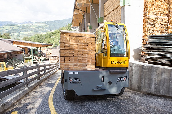 Baumann Seitenstapler im Einsatz
