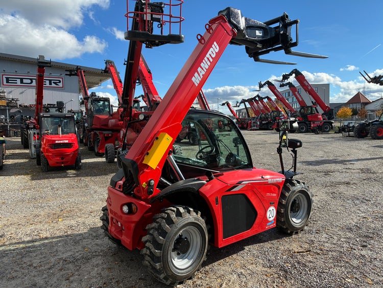 Heckansicht des Manitou MT 420 H ST5 mit Palettengabel.