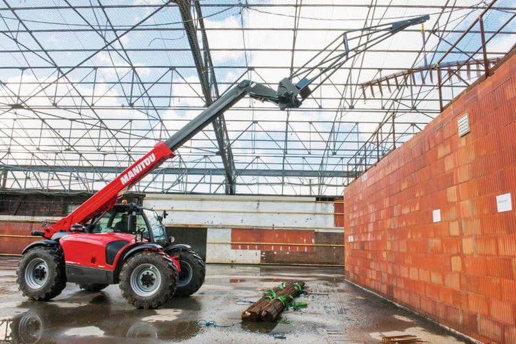 Teleskoplader von MANITOU mehrere Funktionen