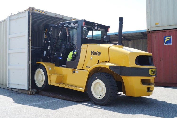 Bild von einem Containerfähiger Schwerlaststapler