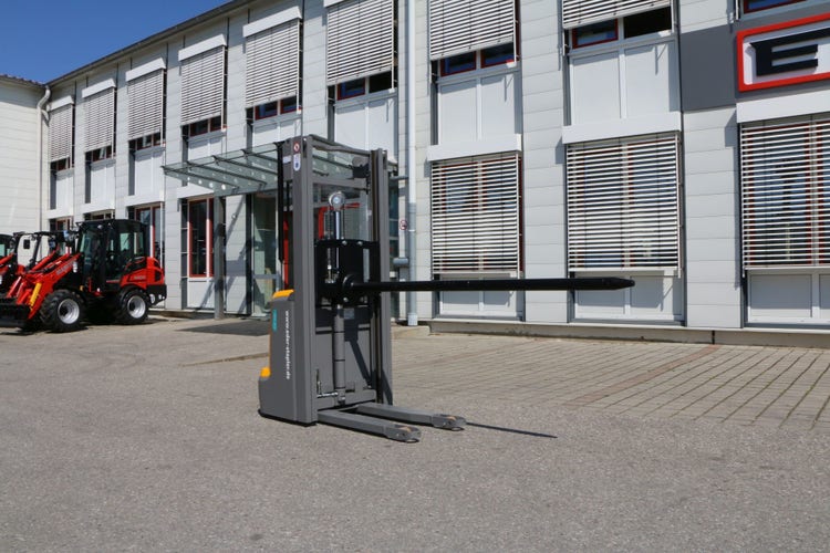 Bild von einem Dornhochhubwagen