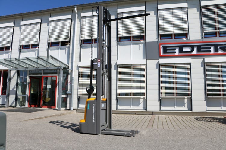 Bild von einem Dornhochhubwagen