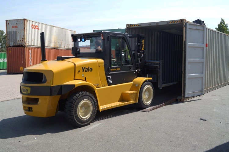 Bild von einem Containerfähiger Schwerlaststapler