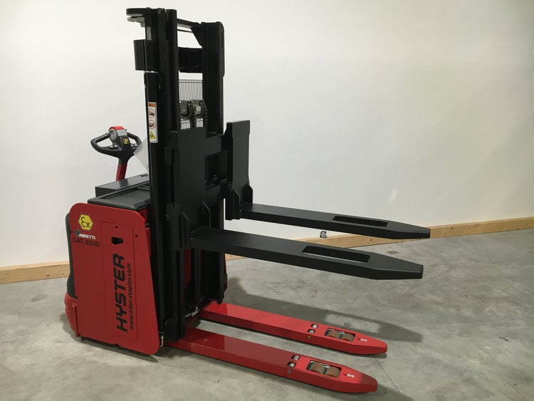 Bild von einem FEM Gabelträger Hochhubwagen