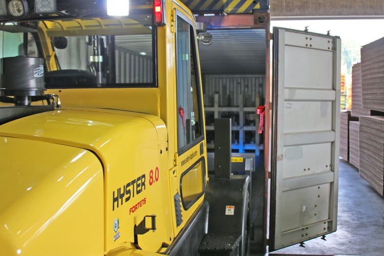 Bild von einem Containerfähiger Schwerlaststapler