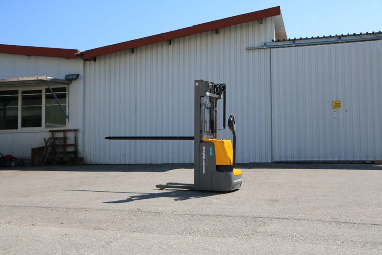 Bild von einem Dornhochhubwagen