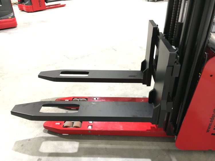 Bild von einem FEM Gabelträger Hochhubwagen